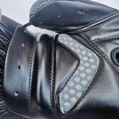 Half Finger Boxing Gloves For Sanda And Free Fighting - Black / Gold-1915196893147828226