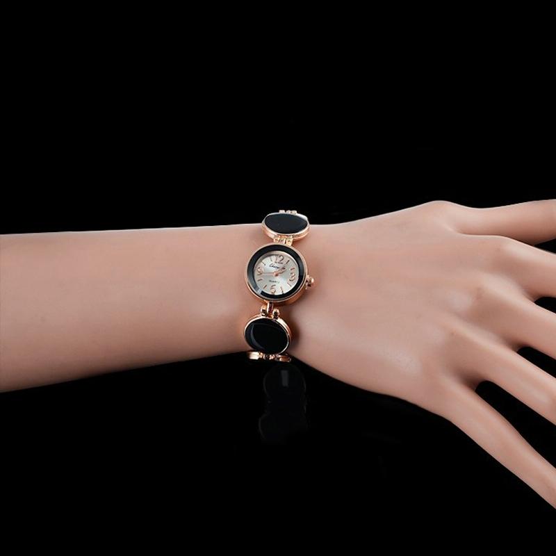 Black Round Dial Bracelet Quartz Wristwatch For Women-1969996405204455427