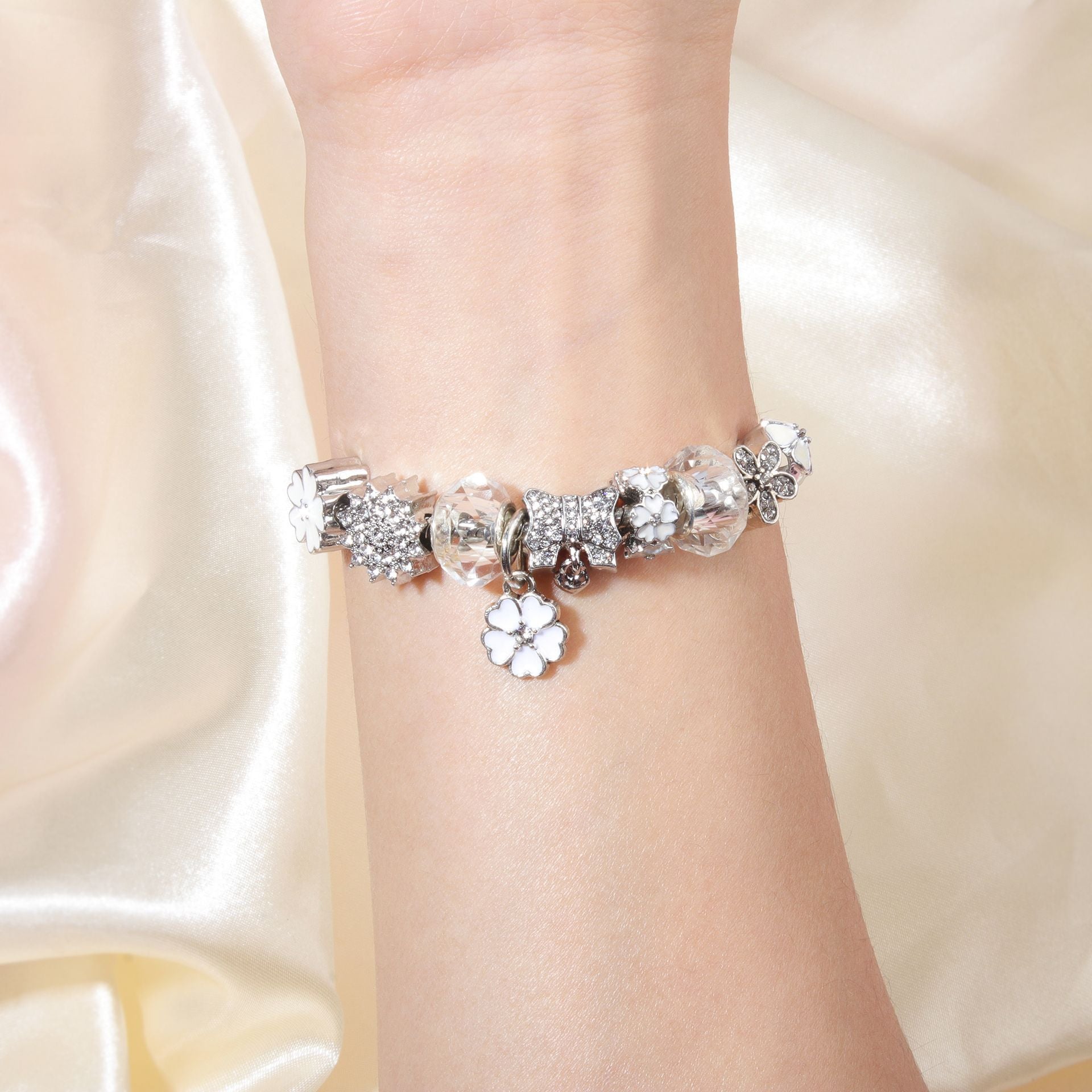 Alloy Bracelet with Rhinestone, Glass Beads & White Magnolia Pendant(20cm)