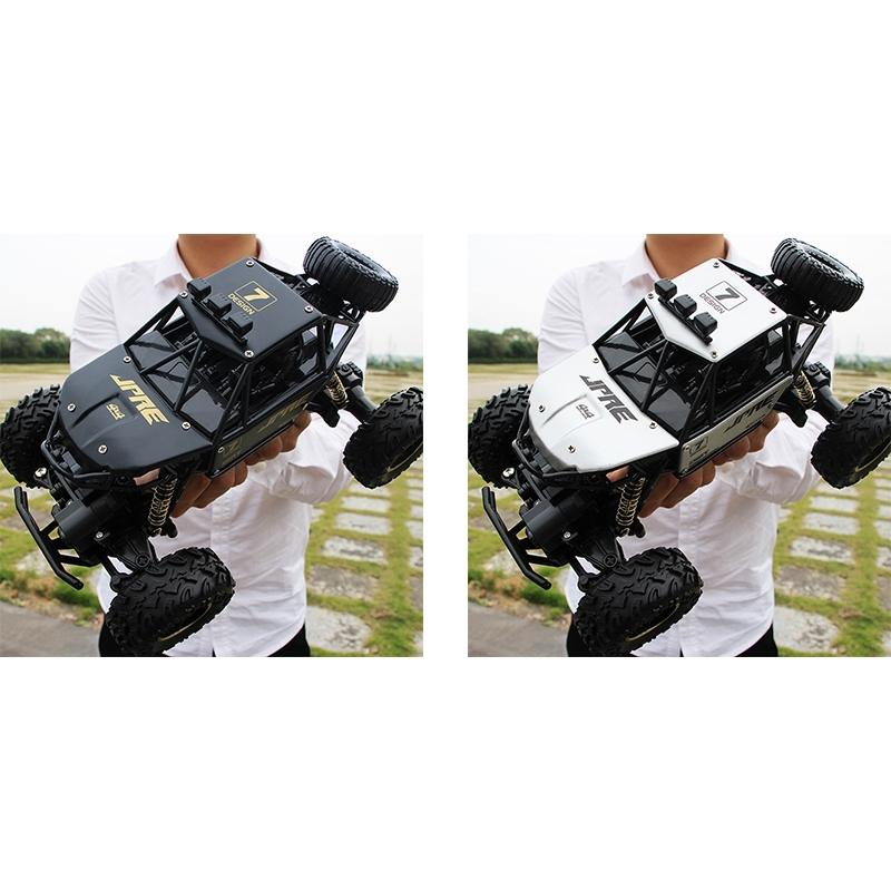 Off-road Climbing Car with 2.4ghz Remote Control and Double Motors - Silver