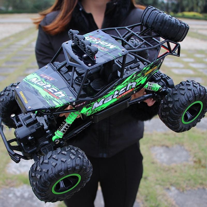 Off-road Climbing Car with 2.4ghz Remote Control and Double Motors - Green