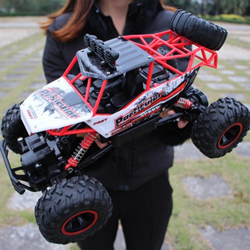 Off-road Climbing Car with 2.4ghz Remote Control and Double Motors - Green