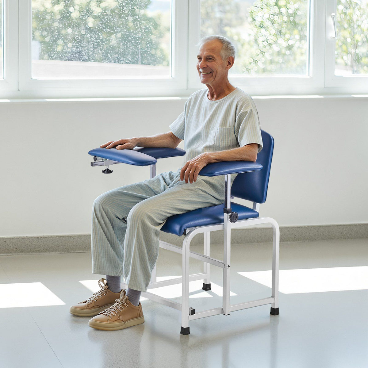 Phlebotomy Chair, Blood Draw Chair with Adjustable Armrests and Flip Arm, 181KG/400LBS Loading Blood Drawing Medical Chair with Soft Seat, Easy-to-Clean PVC Leather for Hospitals, Labs, Clinics